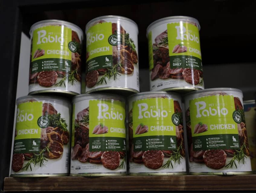 کنسرو نچرال 400گرمی طعم گوشت مرغ خالص